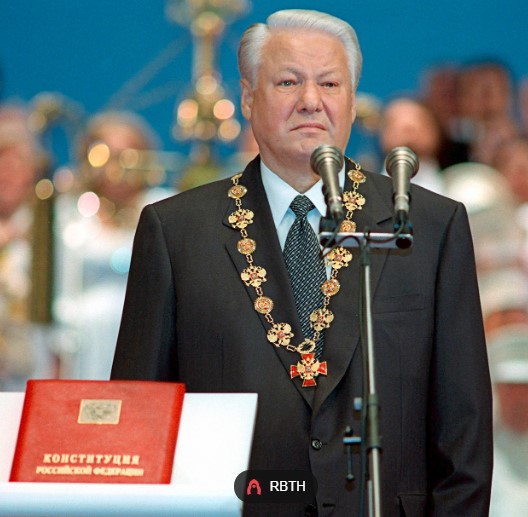 Boris Yeltsin was officially sworn in at the Kremlin for his second consecutive term as President of Russia